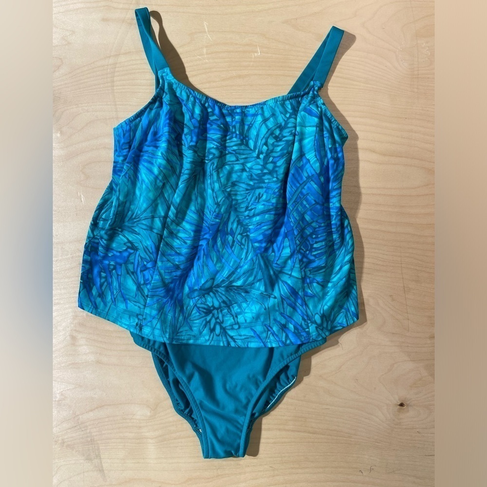 Beach Cabana Woman One Piece Swimsuit 2X (HV) - Picture 3 of 10